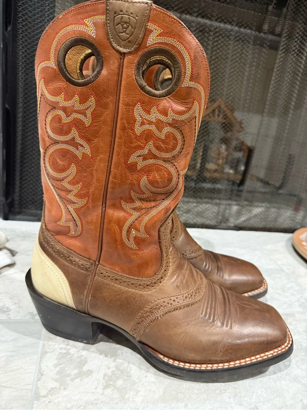 Ariat Men's Two-Tone Brown and Tan Western Pull-On Boots